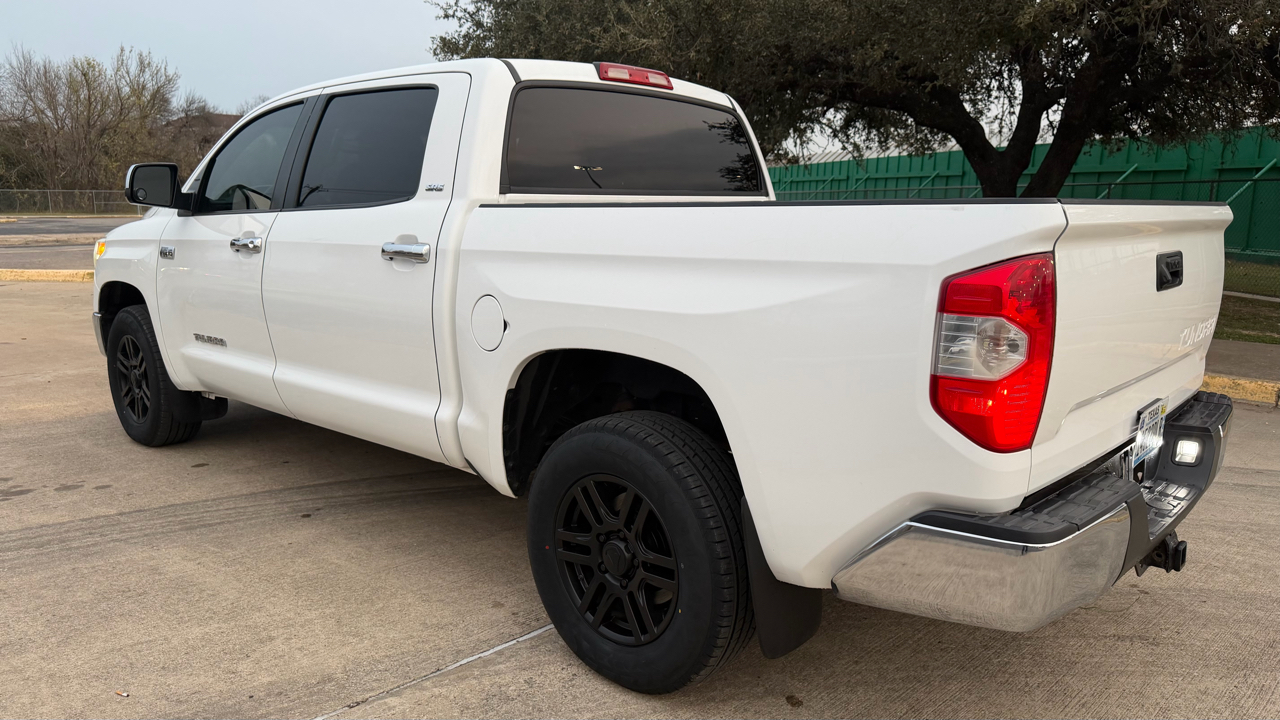 Toyota Tundra 4WD Truck CrewMax 5.7L FFV V8 6-Spd AT SR5 (Natl) 2016