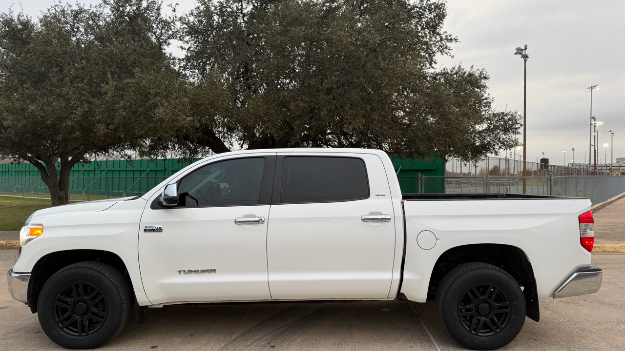 Toyota Tundra 4WD Truck CrewMax 5.7L FFV V8 6-Spd AT SR5 (Natl) 2016