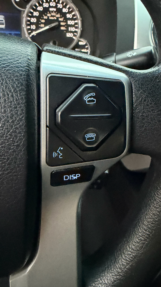 Toyota Tundra 4WD Truck CrewMax 5.7L FFV V8 6-Spd AT SR5 (Natl) 2016