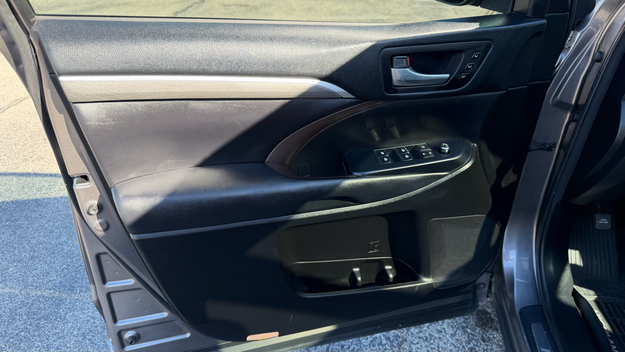 Toyota Highlander Limited Platinum V6 AWD (Natl) 2017