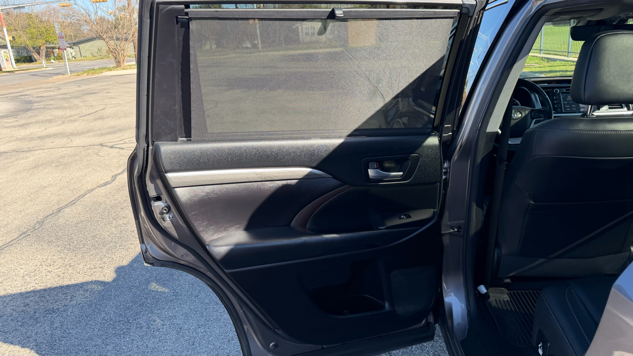 Toyota Highlander Limited Platinum V6 AWD (Natl) 2017