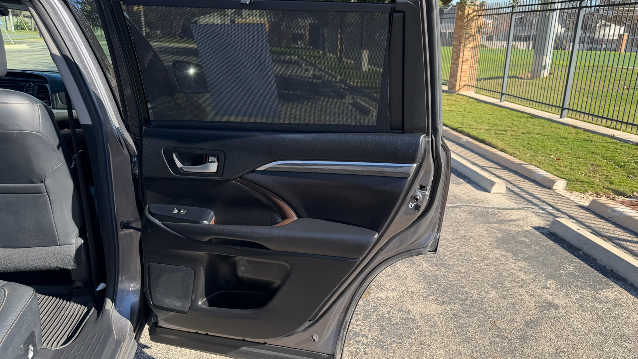 Toyota Highlander Limited Platinum V6 AWD (Natl) 2017