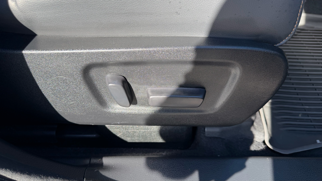 Toyota Highlander Limited Platinum V6 AWD (Natl) 2017