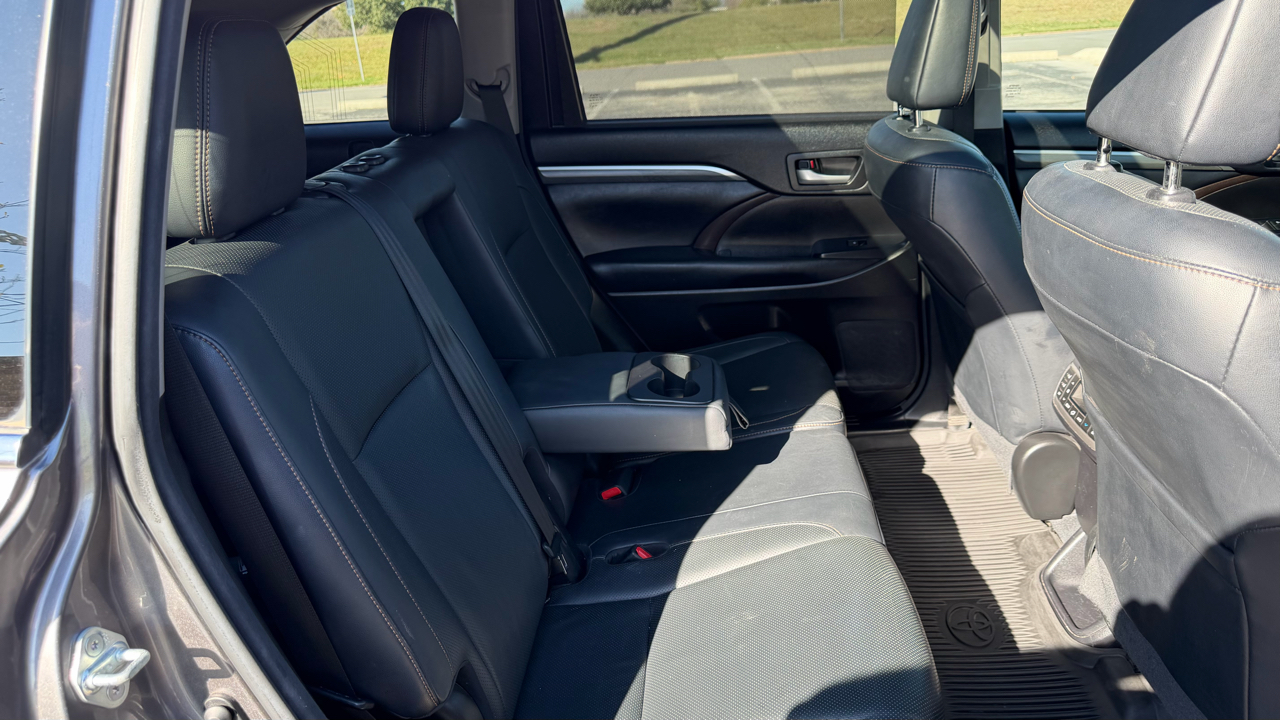 Toyota Highlander Limited Platinum V6 AWD (Natl) 2017