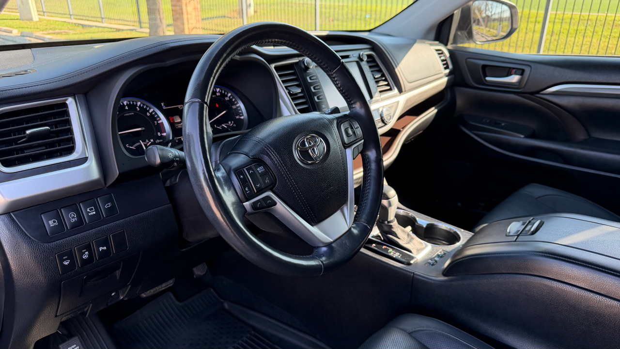 Toyota Highlander Limited Platinum V6 AWD (Natl) 2017