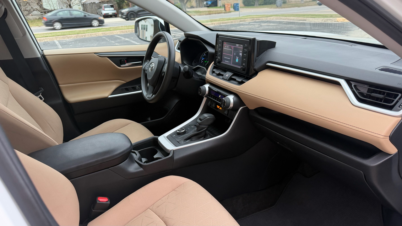 Toyota RAV4 Hybrid XLE AWD (Natl) 2019