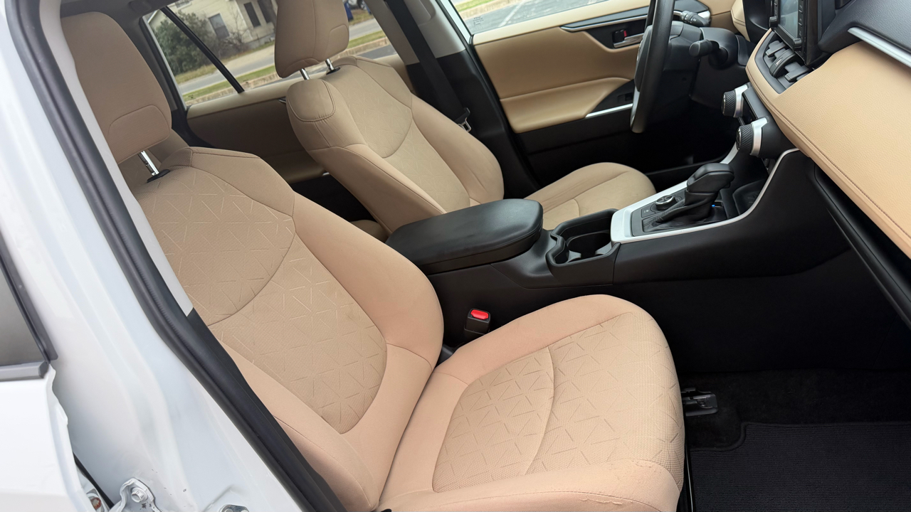 Toyota RAV4 Hybrid XLE AWD (Natl) 2019