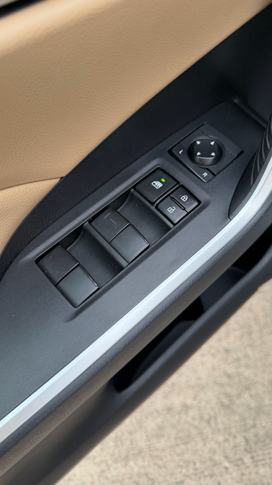 Toyota RAV4 Hybrid XLE AWD (Natl) 2019