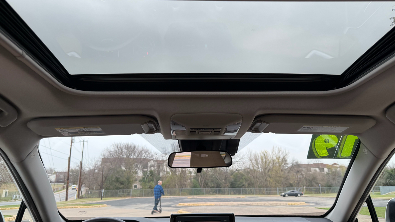 Toyota RAV4 Hybrid XLE AWD (Natl) 2019