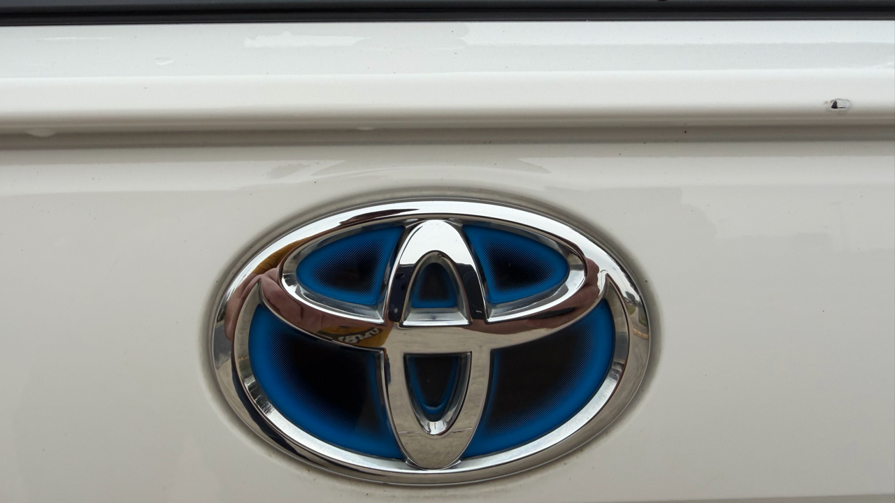 Toyota RAV4 Hybrid XLE AWD (Natl) 2019