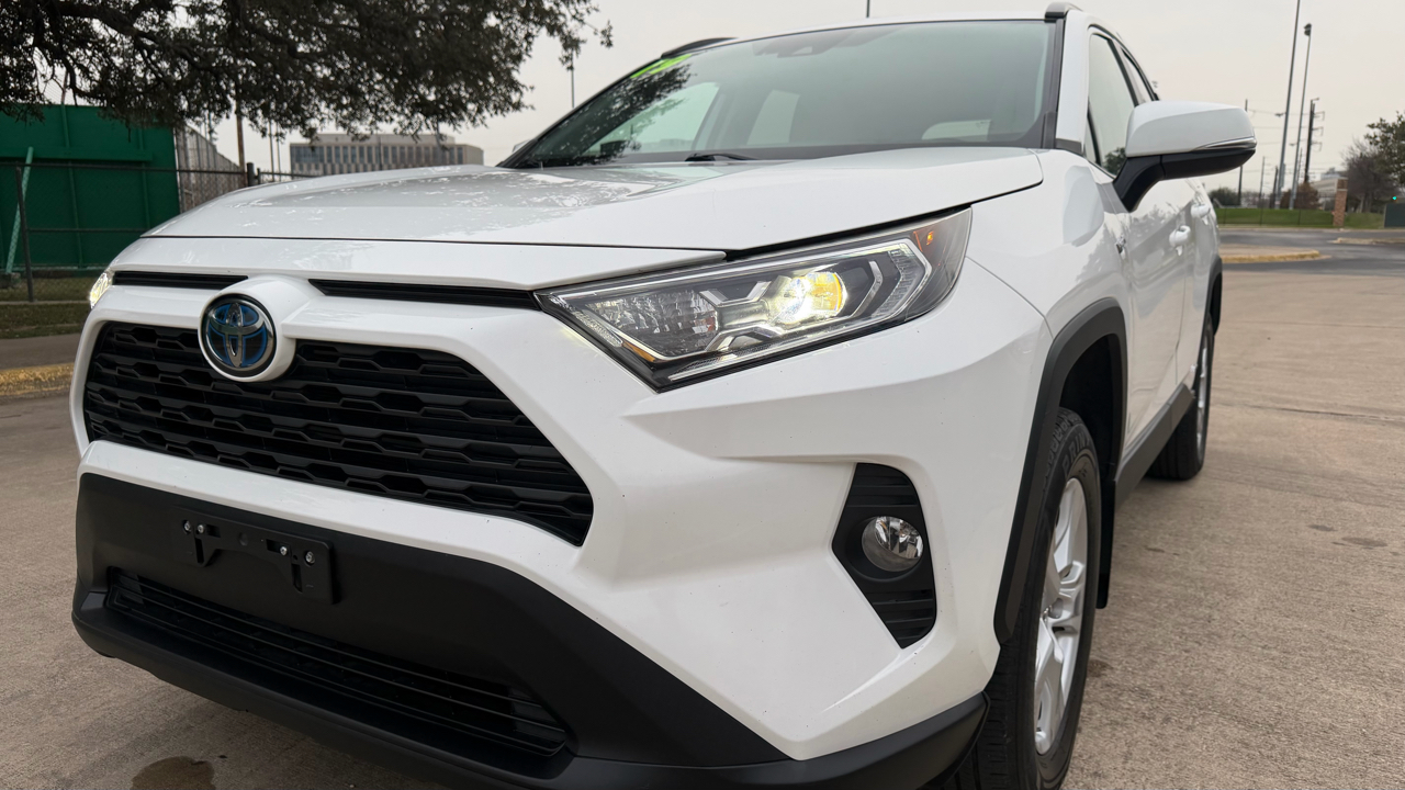 Toyota RAV4 Hybrid XLE AWD (Natl) 2019