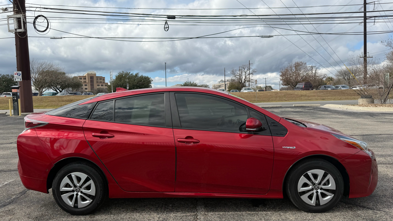 Toyota Prius Four Touring (Natl) 2018