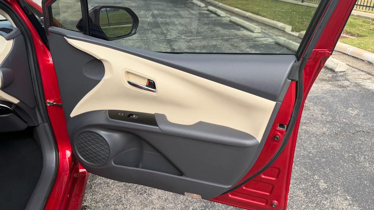 Toyota Prius Four Touring (Natl) 2018