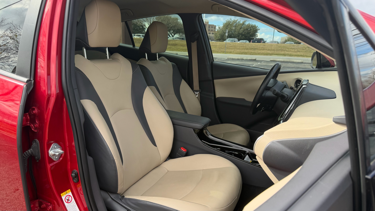 Toyota Prius Four Touring (Natl) 2018