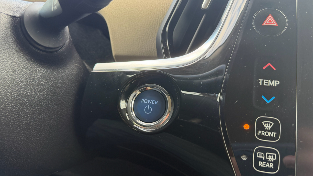 Toyota Prius Four Touring (Natl) 2018