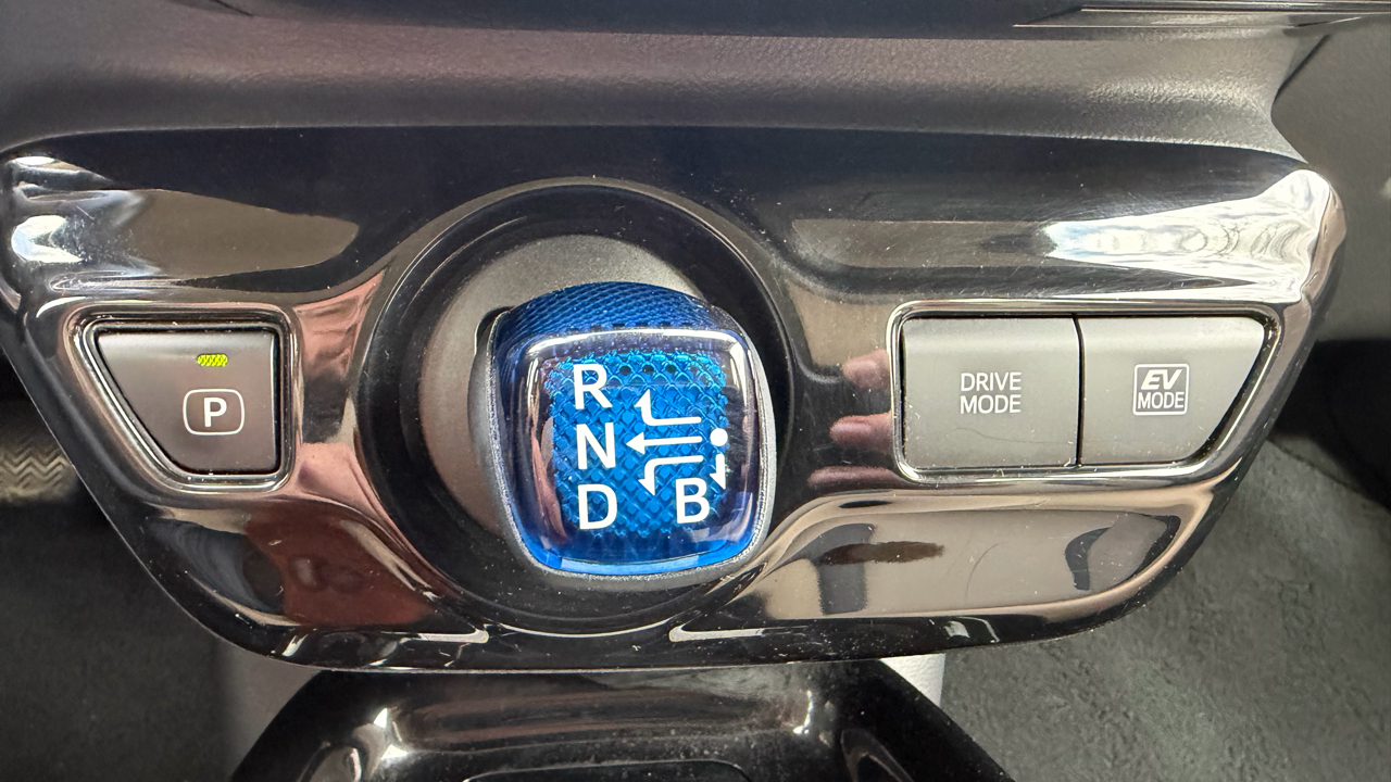 Toyota Prius Four Touring (Natl) 2018