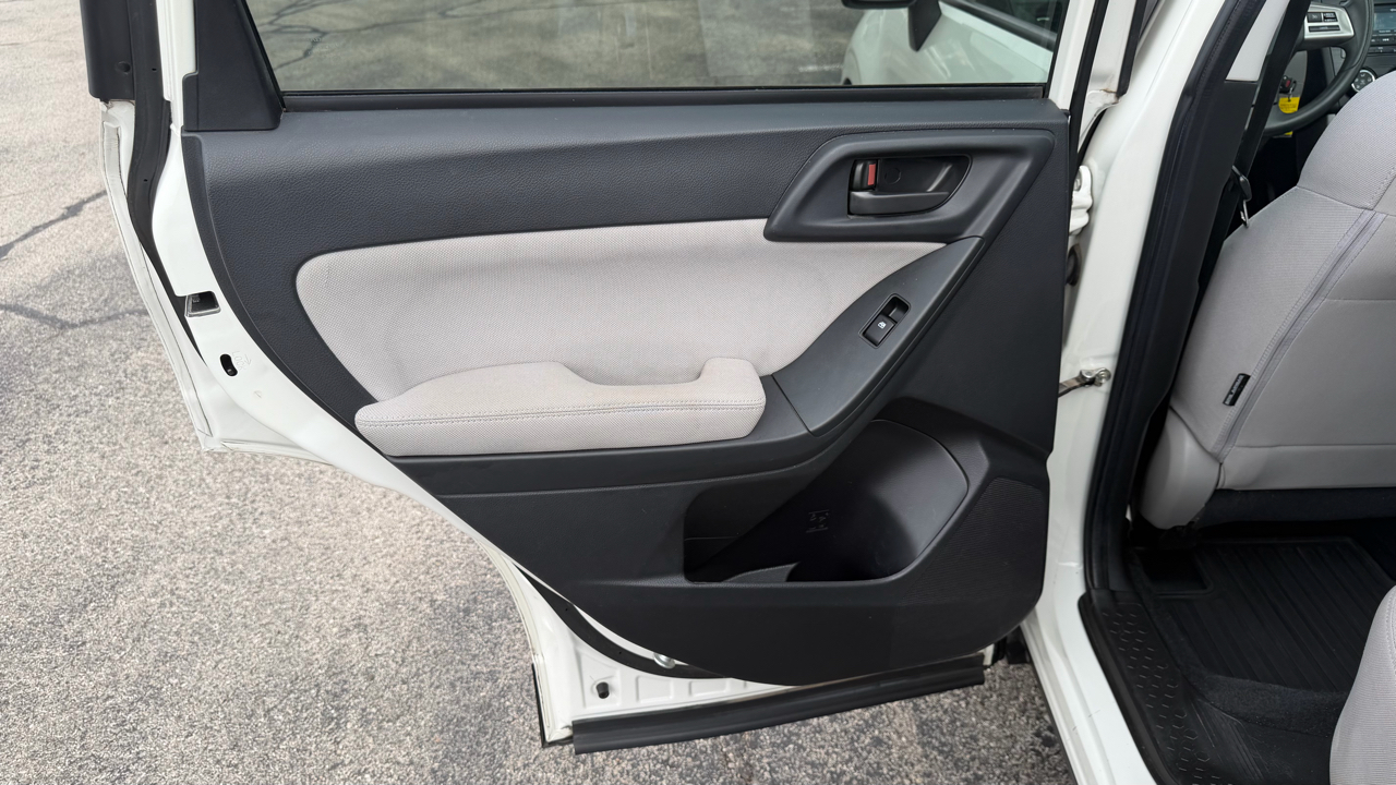 Subaru Forester 4dr CVT 2.5i Premium PZEV 2015