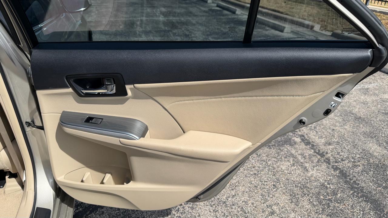 Toyota Camry Hybrid 2014.5 4dr Sdn XLE (Natl) 2014