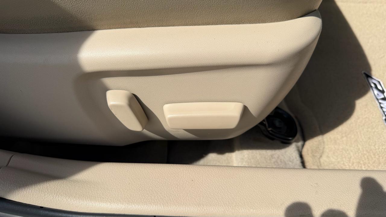 Toyota Camry Hybrid 2014.5 4dr Sdn XLE (Natl) 2014