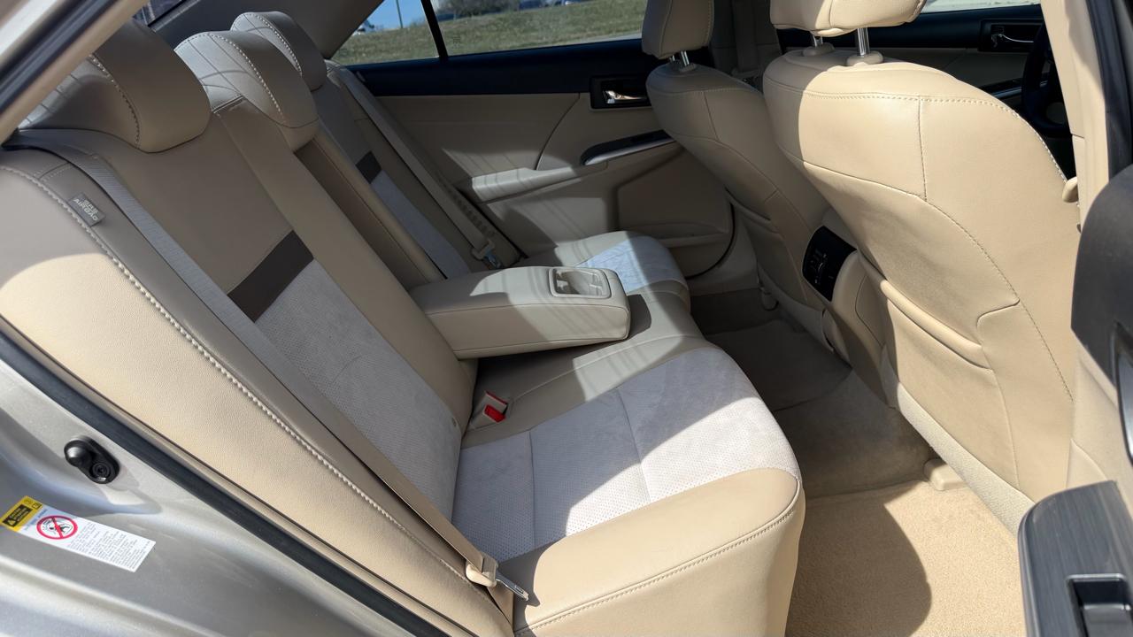 Toyota Camry Hybrid 2014.5 4dr Sdn XLE (Natl) 2014