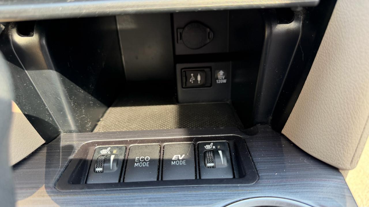 Toyota Camry Hybrid 2014.5 4dr Sdn XLE (Natl) 2014