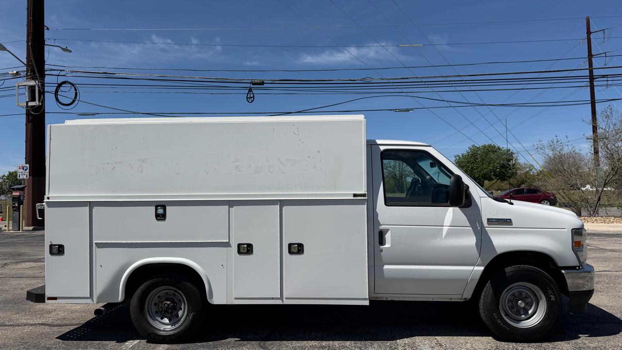 Ford E-Series Cutaway E-350 SRW 138" WB 2021