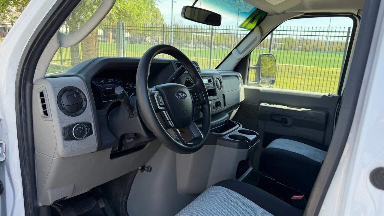 Ford E-Series Cutaway E-350 SRW 138" WB 2021