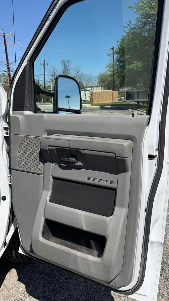 Ford E-Series Cutaway E-350 SRW 138" WB 2021