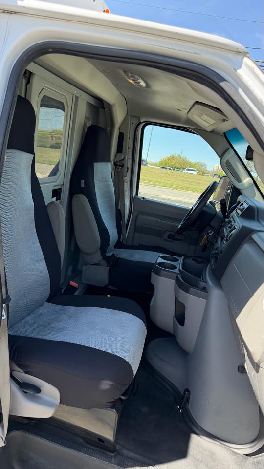 Ford E-Series Cutaway E-350 SRW 138" WB 2021