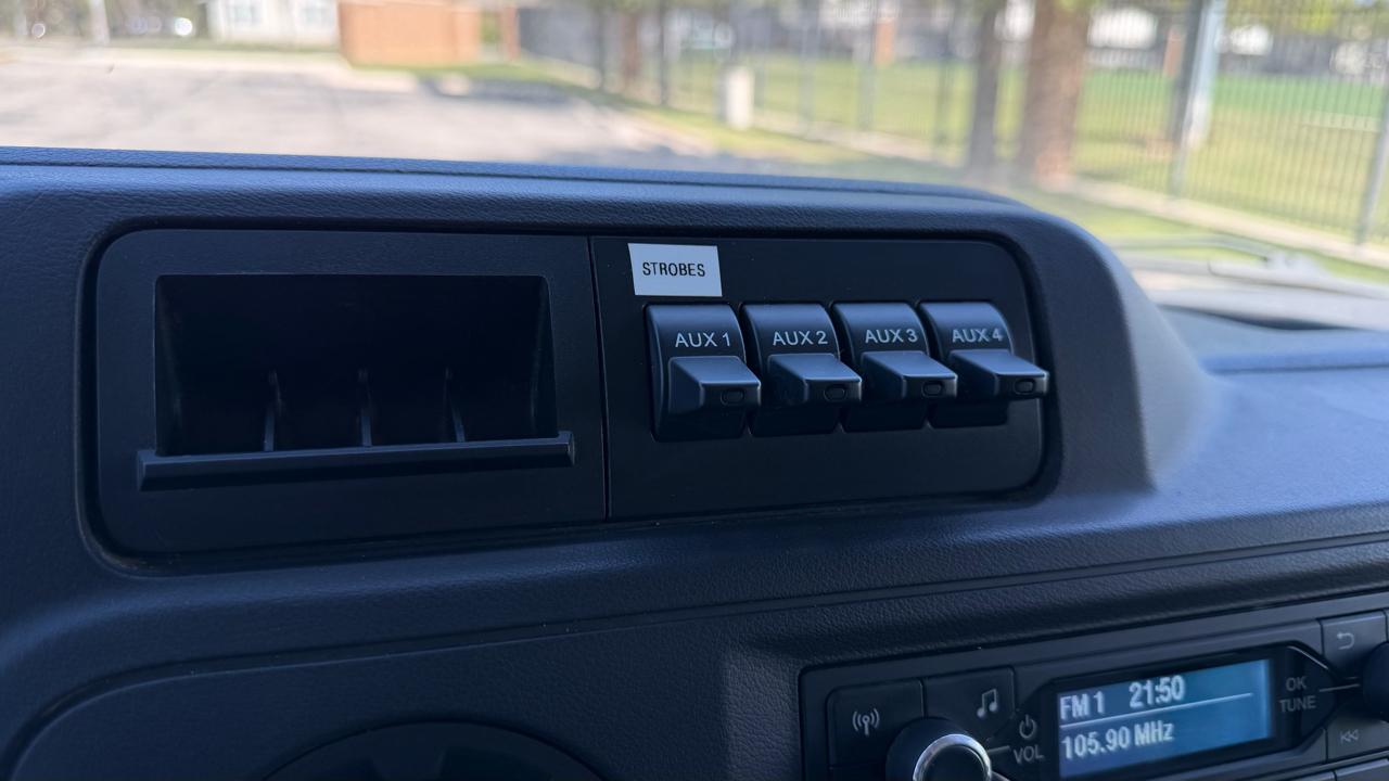 Ford E-Series Cutaway E-350 SRW 138" WB 2021