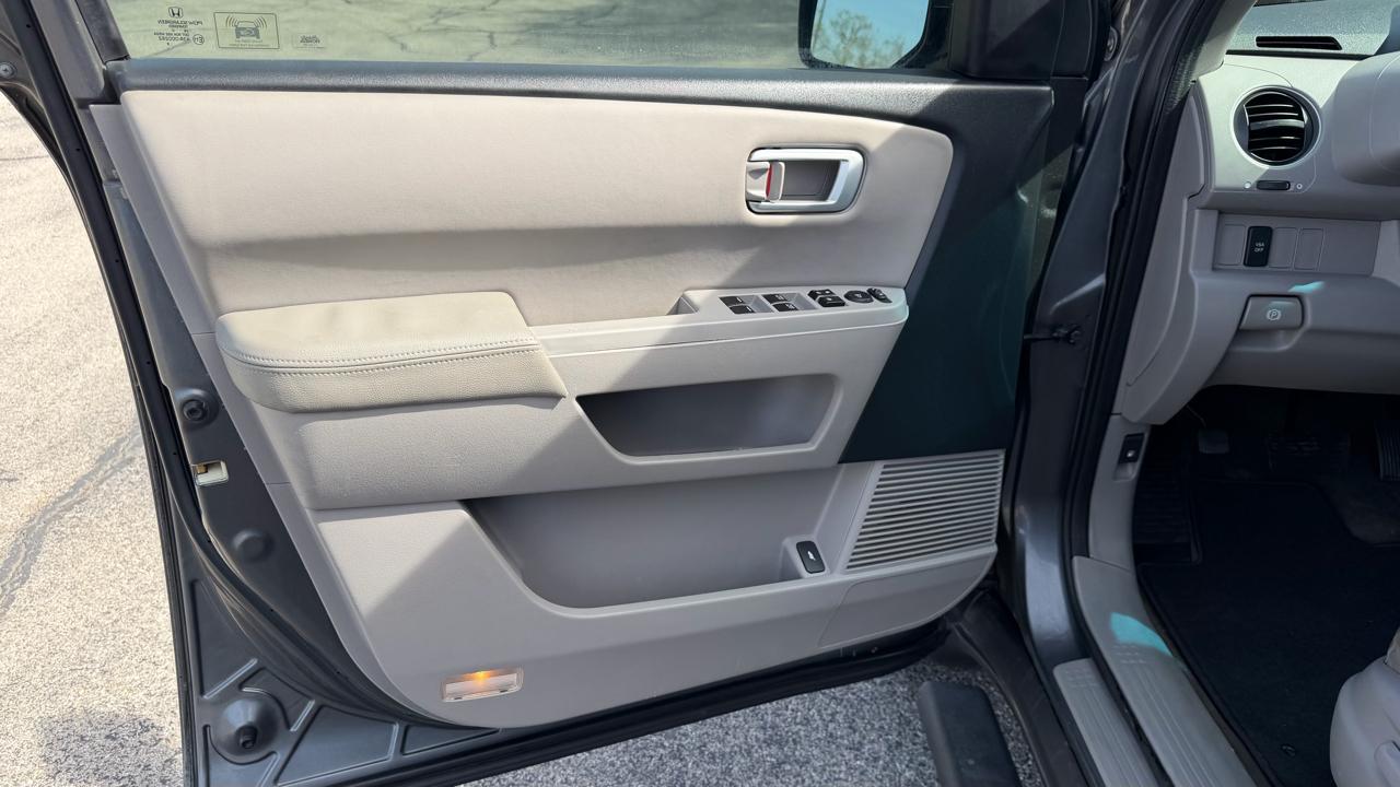 Honda Pilot 2WD 4dr EX-L w/Navi 2011