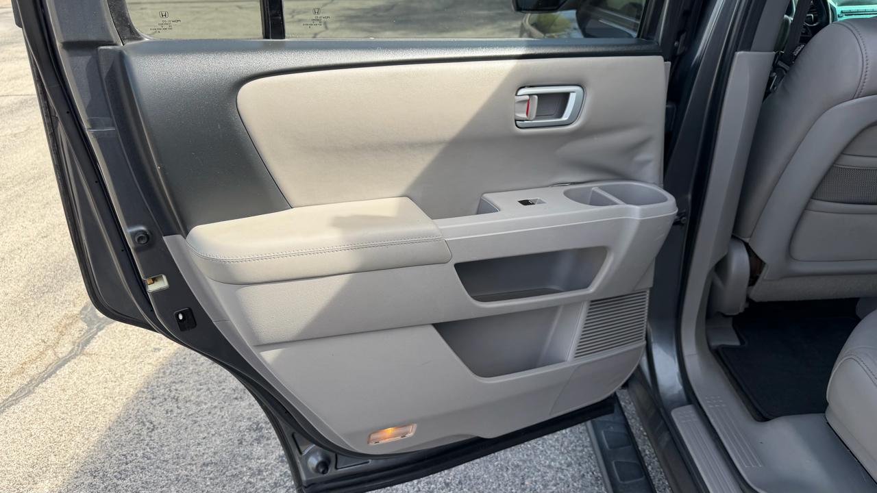 Honda Pilot 2WD 4dr EX-L w/Navi 2011