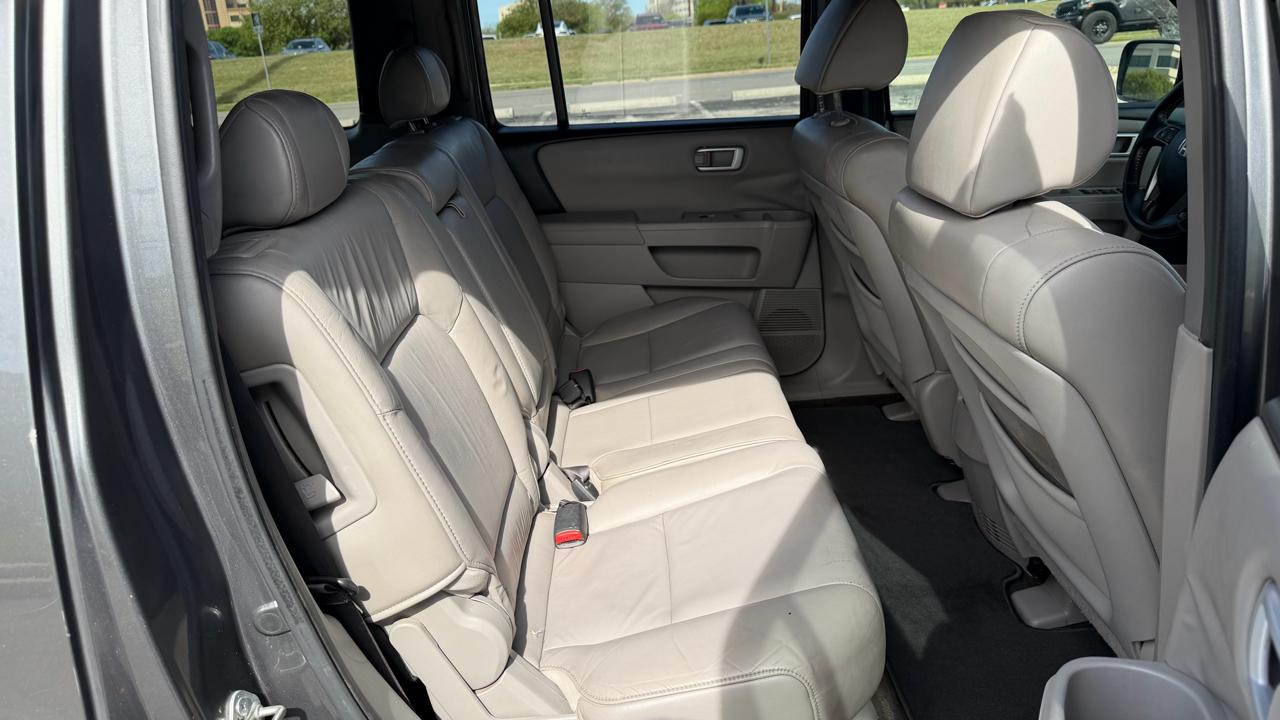 Honda Pilot 2WD 4dr EX-L w/Navi 2011