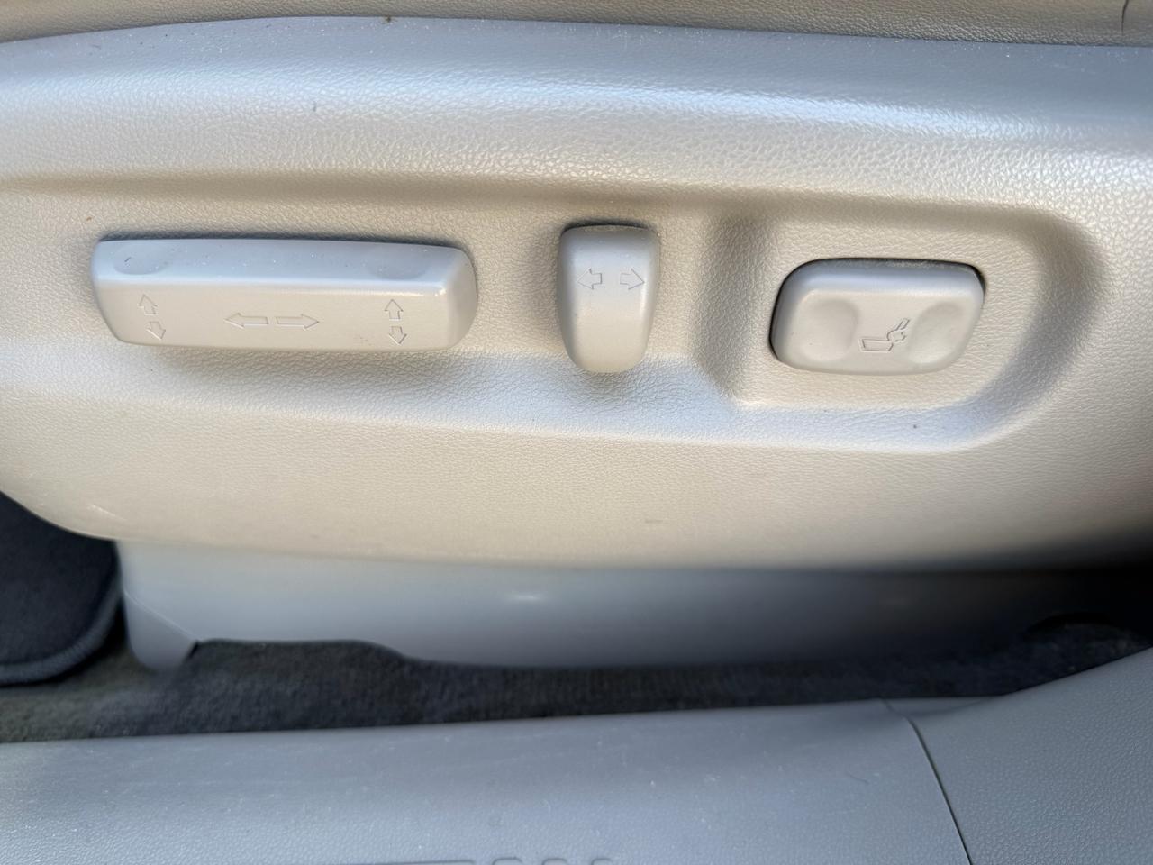 Honda Pilot 2WD 4dr EX-L w/Navi 2011