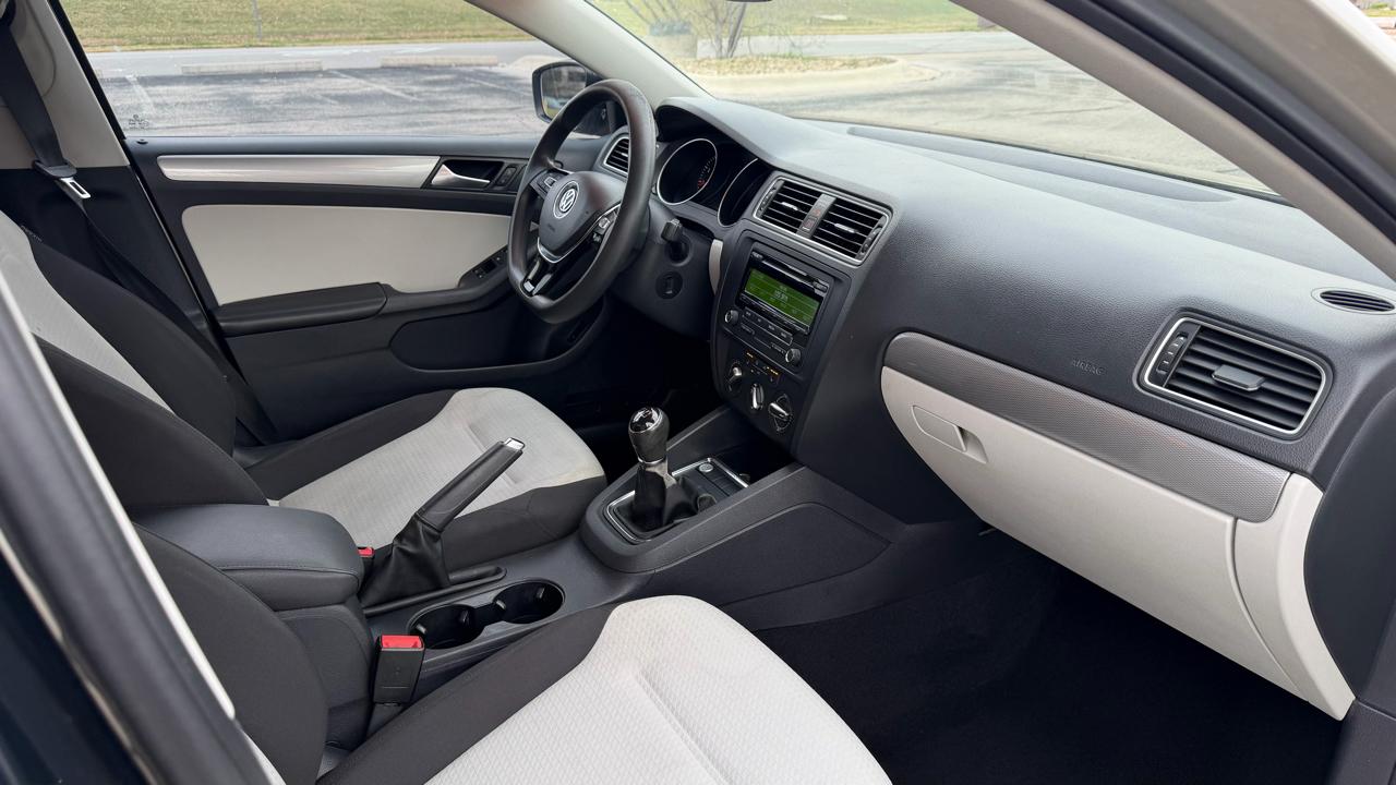 Volkswagen Jetta Sedan 4dr Man 1.8T SE 2015