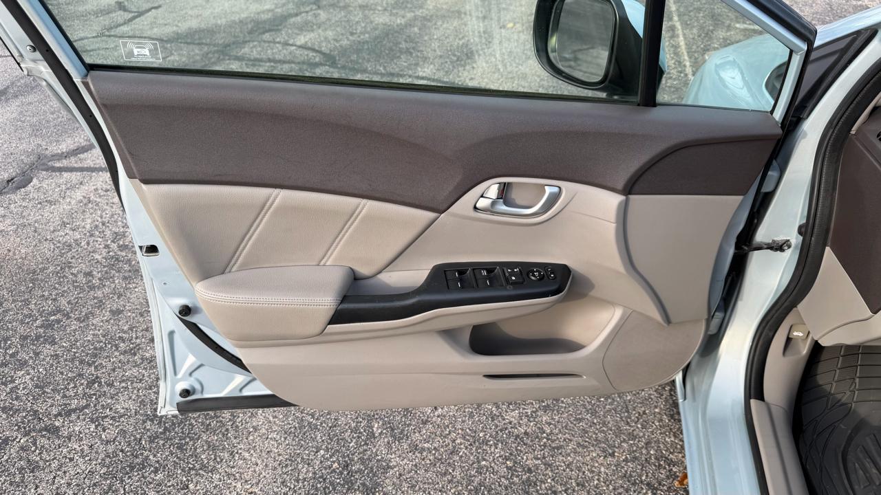 Honda Civic Hybrid 4dr Sdn L4 CVT w/Leather 2012