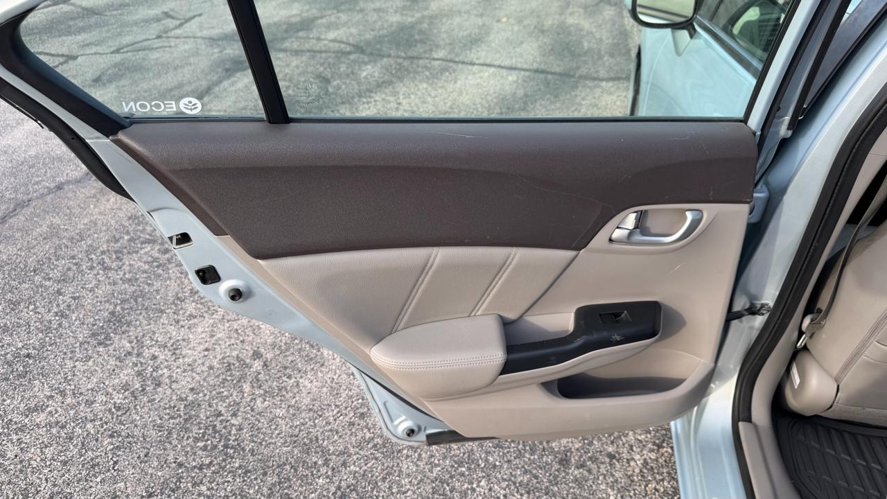 Honda Civic Hybrid 4dr Sdn L4 CVT w/Leather 2012