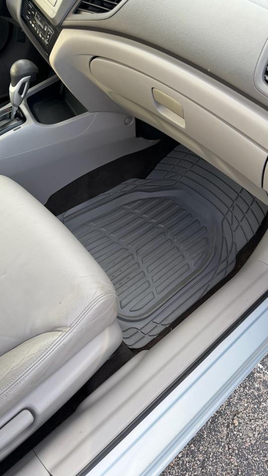 Honda Civic Hybrid 4dr Sdn L4 CVT w/Leather 2012