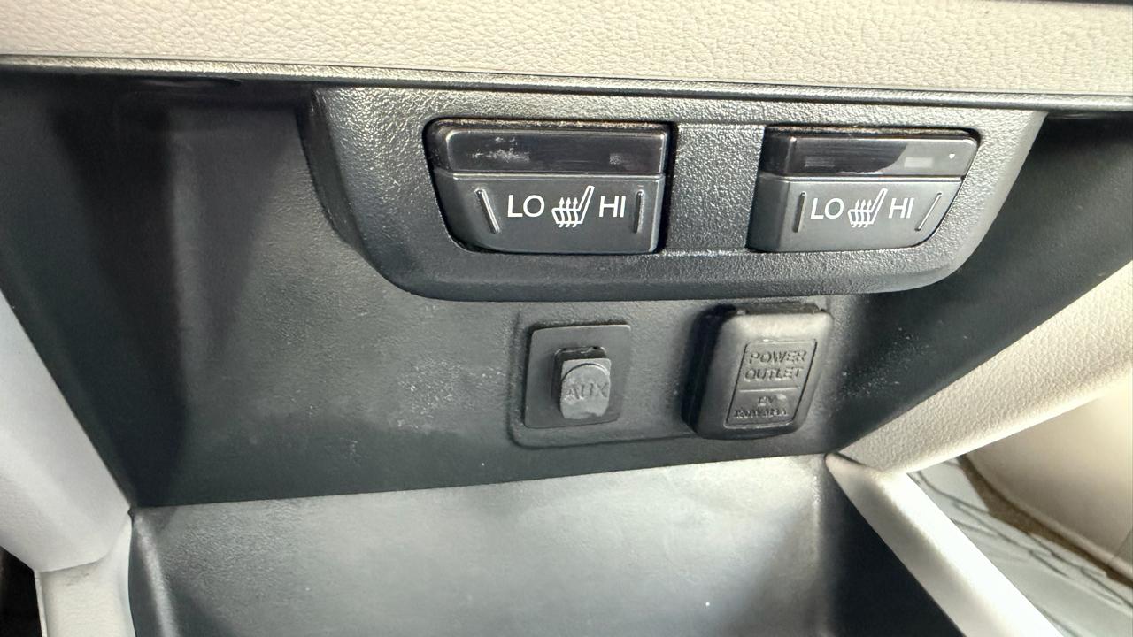 Honda Civic Hybrid 4dr Sdn L4 CVT w/Leather 2012