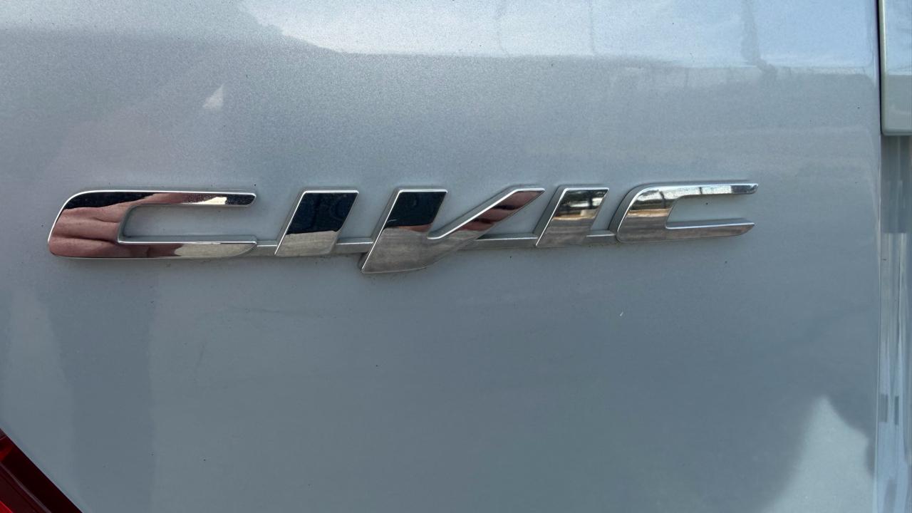 Honda Civic Hybrid 4dr Sdn L4 CVT w/Leather 2012