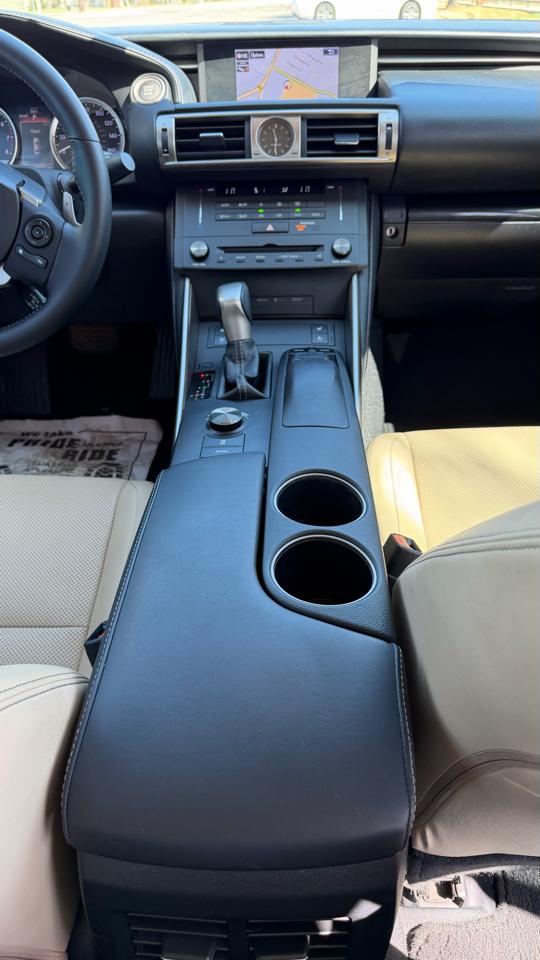 Lexus IS 250 4dr Sport Sdn RWD 2015