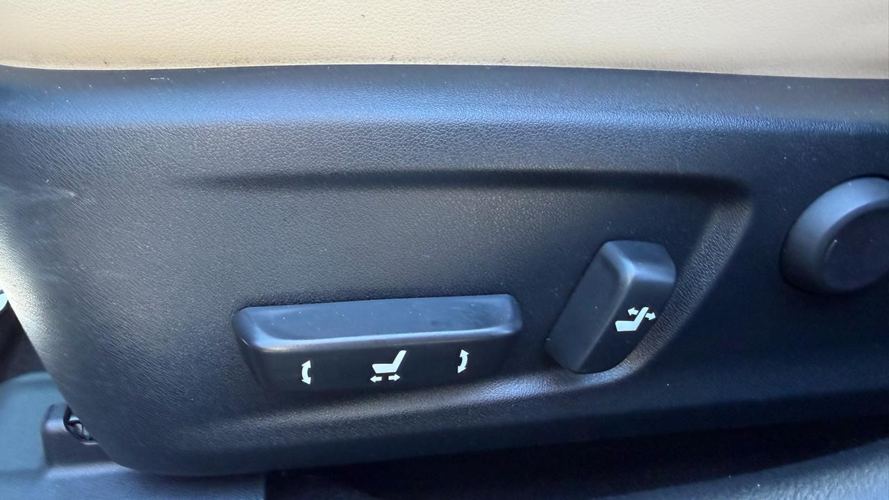 Lexus IS 250 4dr Sport Sdn RWD 2015