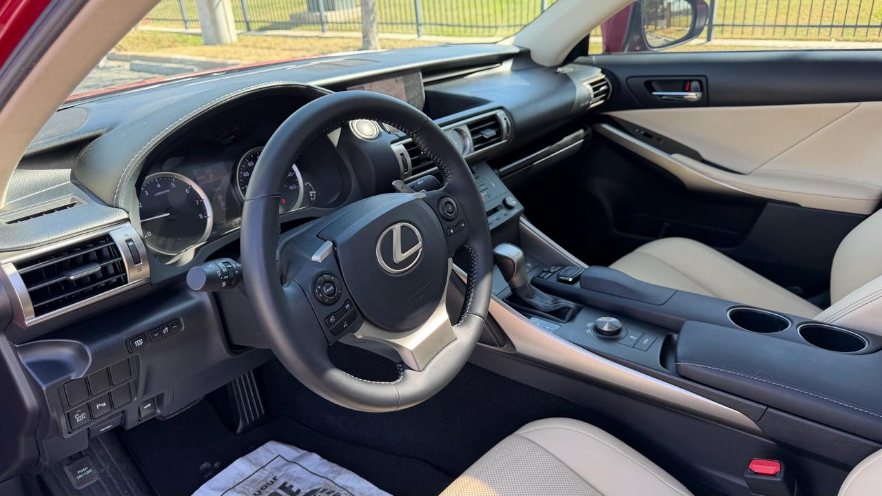 Lexus IS 250 4dr Sport Sdn RWD 2015