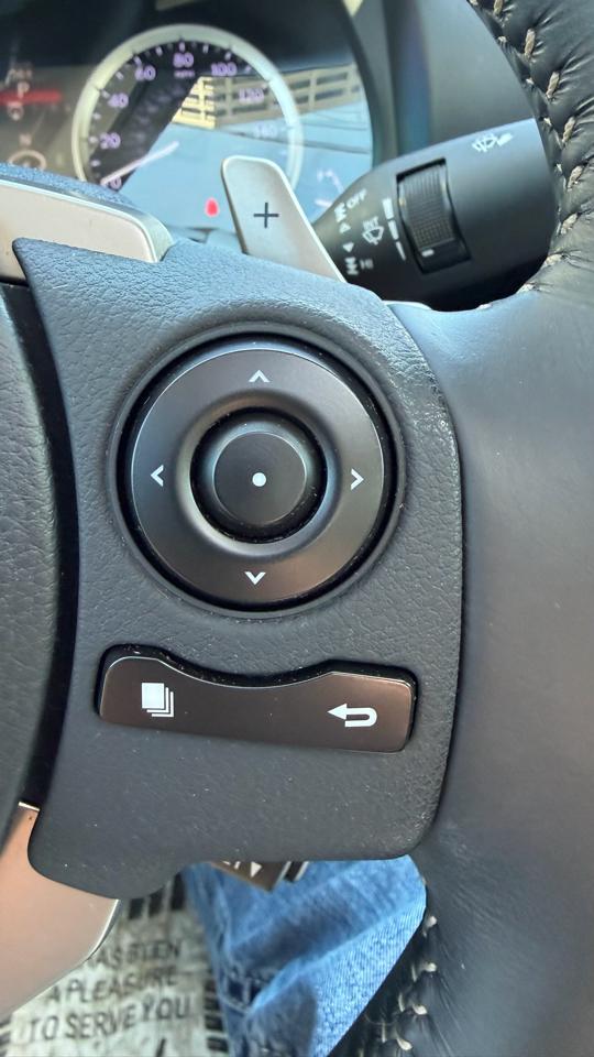 Lexus IS 250 4dr Sport Sdn RWD 2015