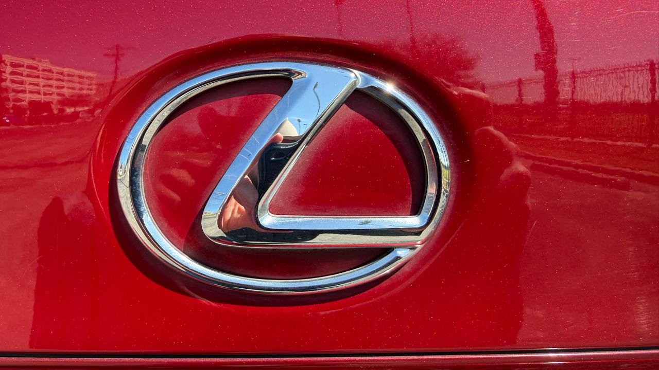 Lexus IS 250 4dr Sport Sdn RWD 2015