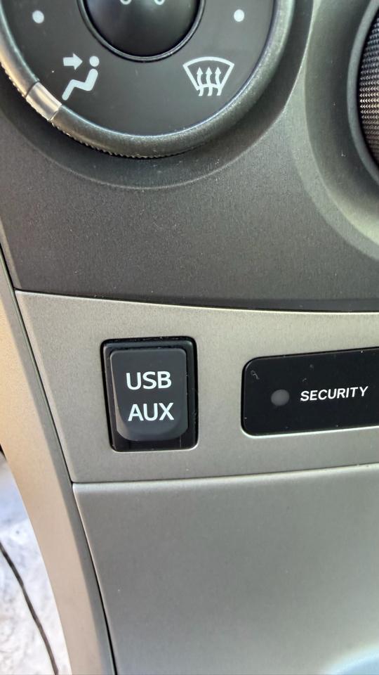 Toyota Corolla 4dr Sdn Auto LE Special Edition (Natl) 2013