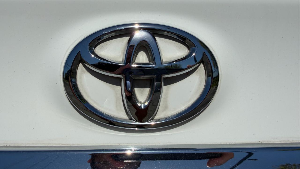 Toyota Corolla 4dr Sdn Auto LE Special Edition (Natl) 2013