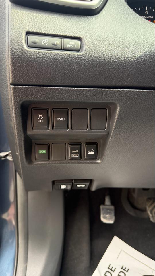 Nissan Rogue AWD 4dr SV 2015