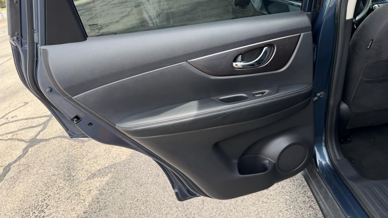 Nissan Rogue AWD 4dr SV 2015