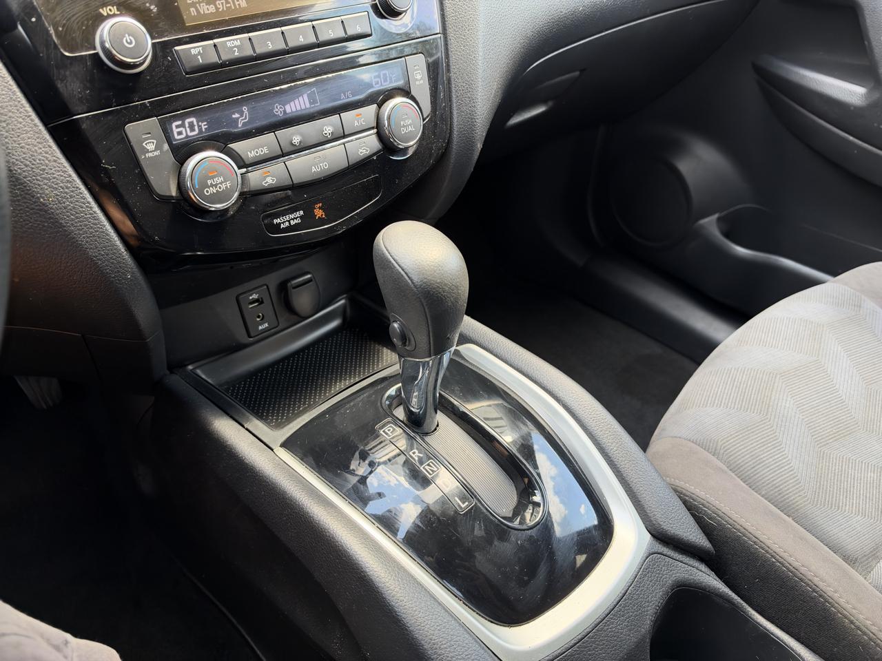 Nissan Rogue AWD 4dr SV 2015
